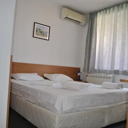 R&g Νεσέμπαρ